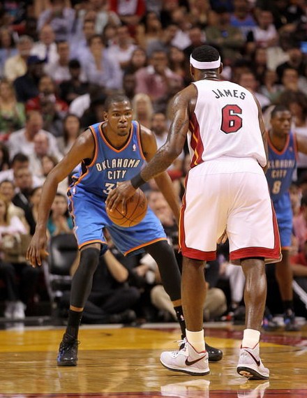 足坛占据了 足坛占据了